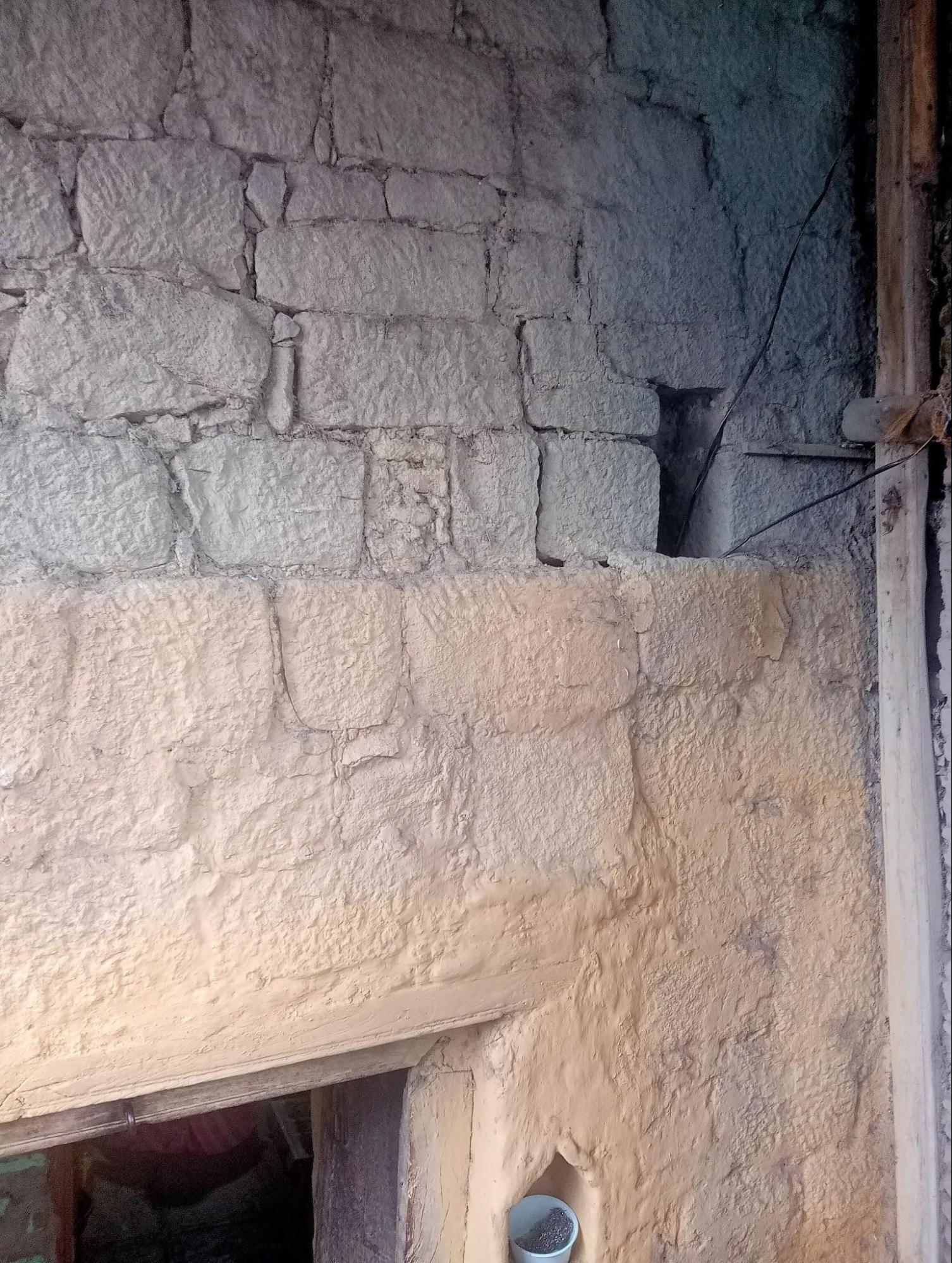 A traditional roshandan, originally designed for ventilation and natural light, placed high on the wall to support airflow in upper levels. In this home, as with many homes in the area, it has been subtly repurposed to accommodate electrical wiring.(Source: CKA Archives)