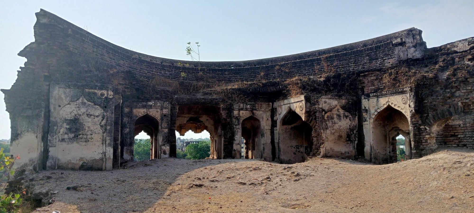 Ruins of Asadgad in Akola[1]