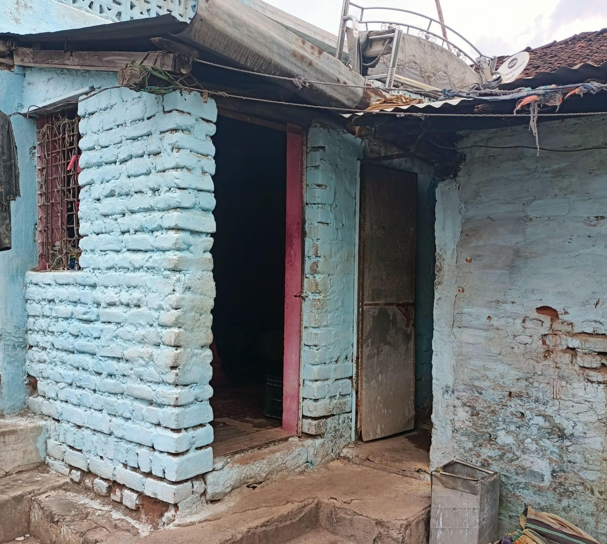 One corner of the residence built using traditional brick masonry. (Source: CKA Archives)