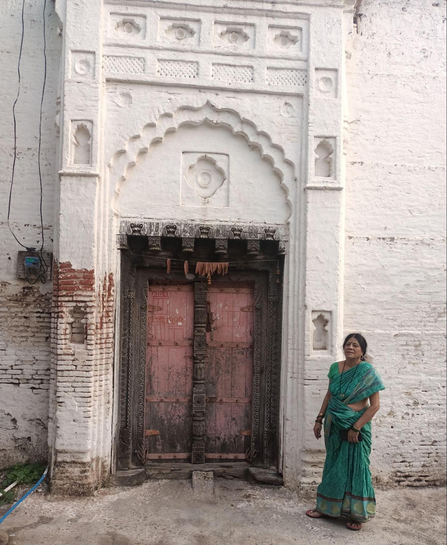 The main gate at the entrance of the property. (Source: CKA Archives)