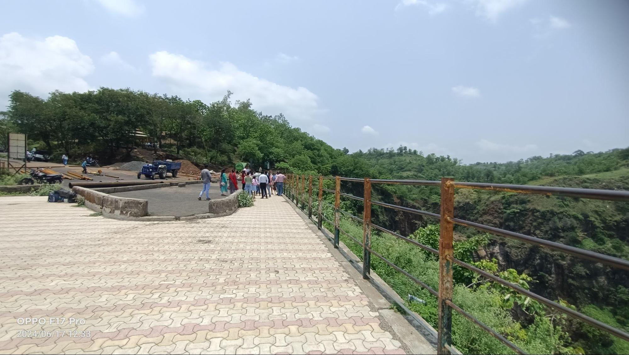 A view of the deep valley surrounding Bhimkund, Chikhaldara. (Source: CKA Archives)