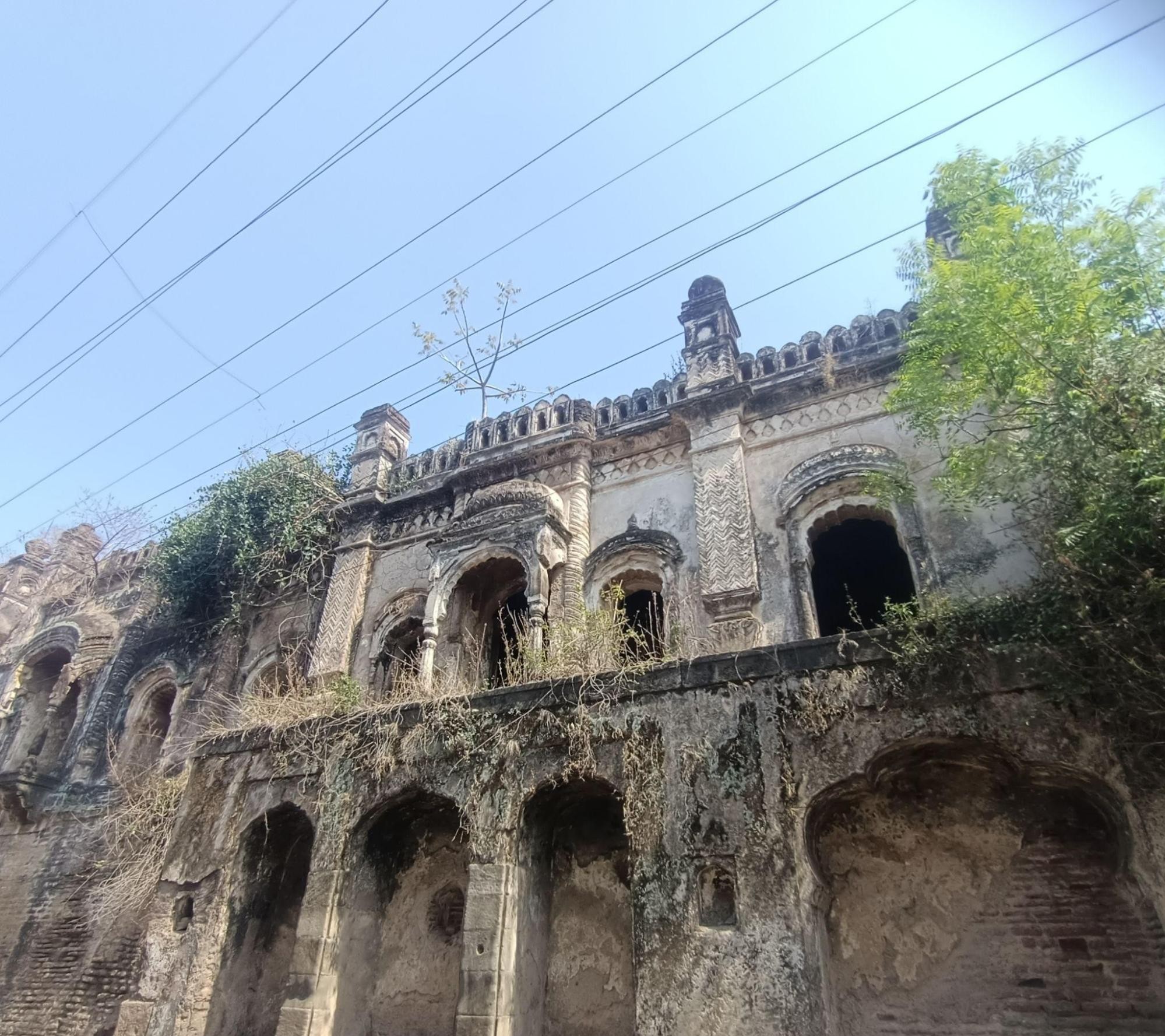 The intricate carvings and latticed windows of Bebah Bagh showcase the influence of Persian architecture. (Source: CKA Archives)
