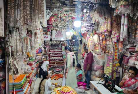 Shri Ambastores Handicraft Center in Gandhi Chowk, Amravati[1]