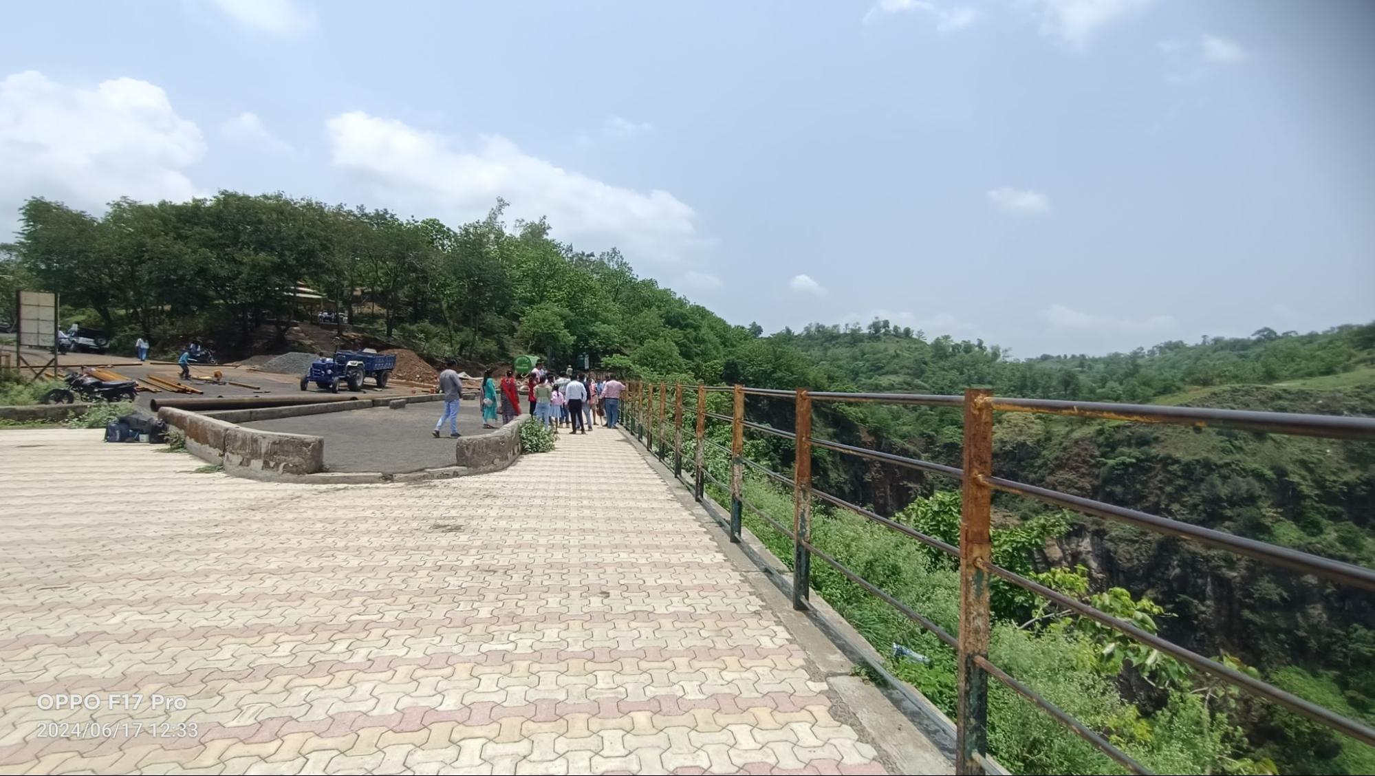 A view of the deep valley surrounding Bhimkund, Chikhaldara. (Source: CKA Archives)