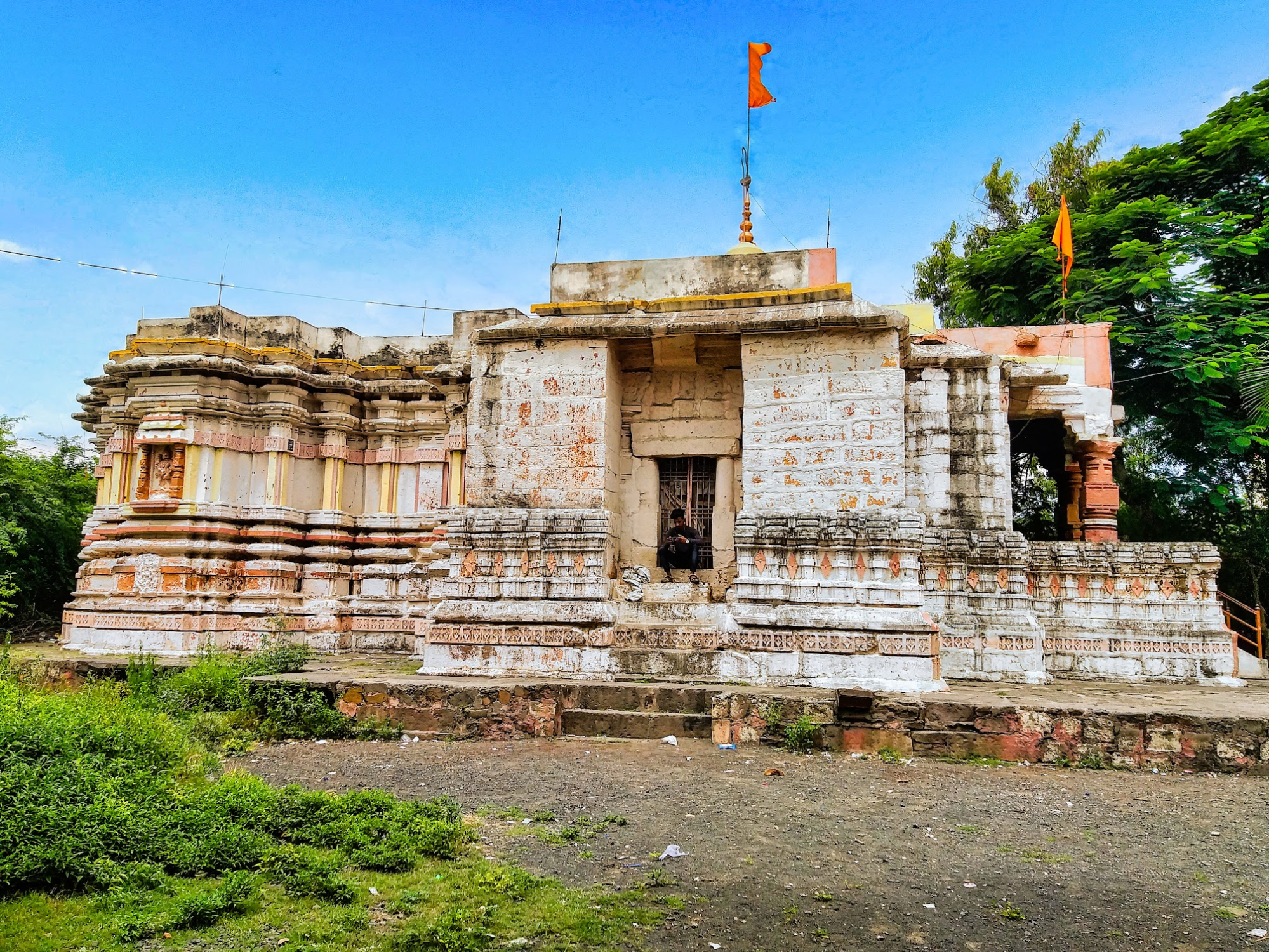 Main entrance of Kholeswar Mandir, Ambajogai, Beed district.[6]