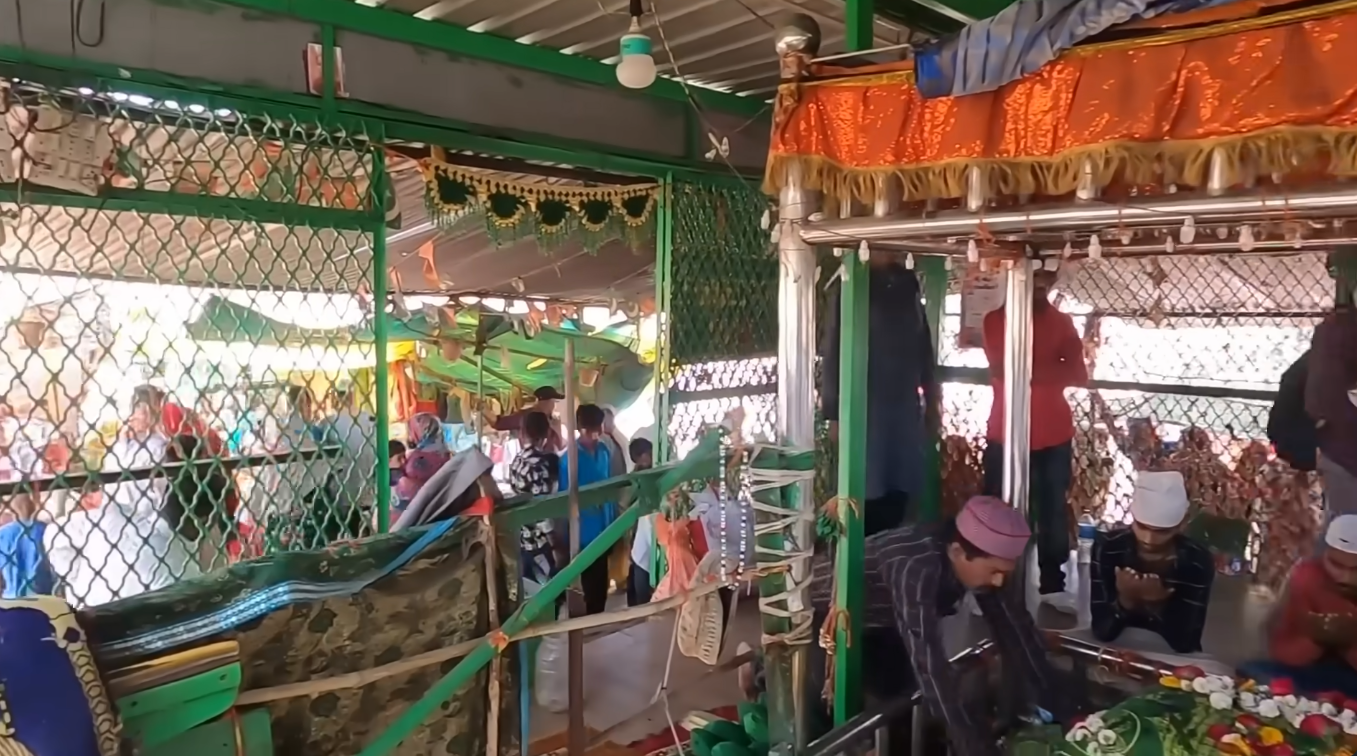 Sailani Baba Waghjali at Pimpalgaon Sarai[2]