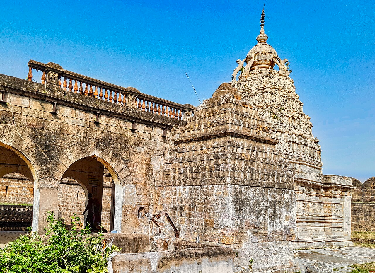 Anchaleshwar Mandir, believed to have been founded by King Khandkia Ballal Shah in the 15th century, remains a central religious site in Chandrapur.