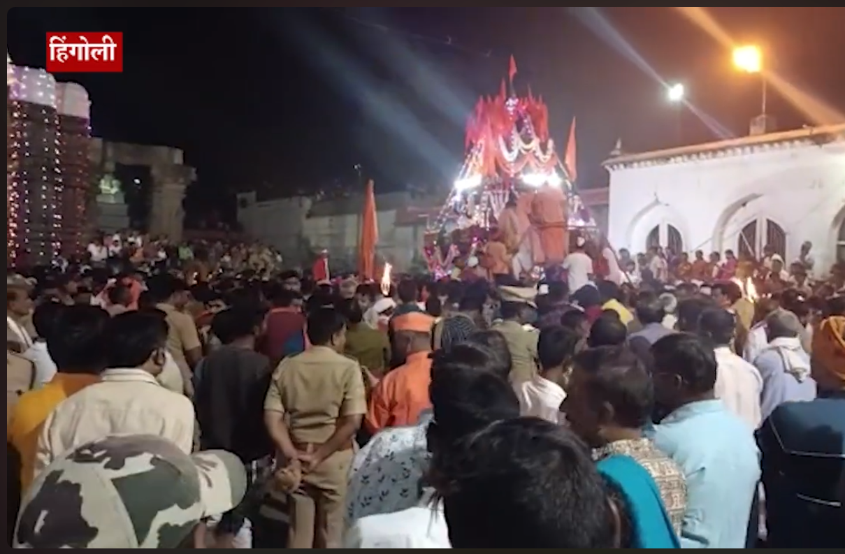 Large gathering during Aundha Nagnath Rathotsav[1]