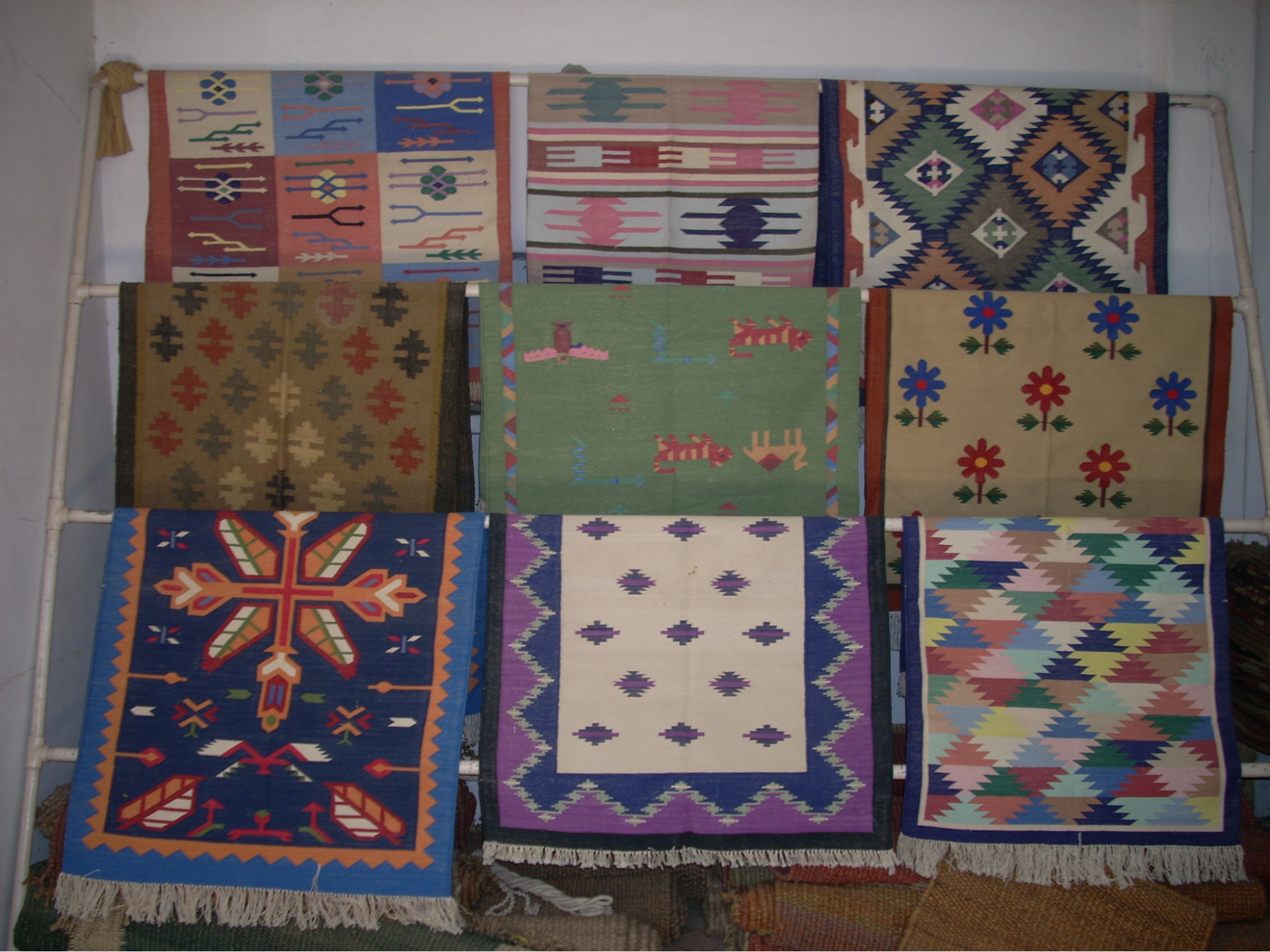 Dhurrie Carpets weaving in vibrant and distinct designs[1]