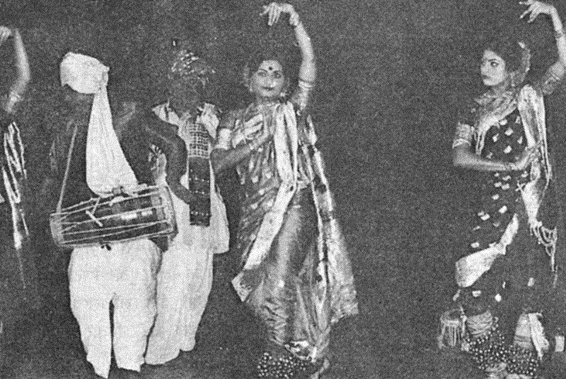 A Lavani Tamasha Performance[2]