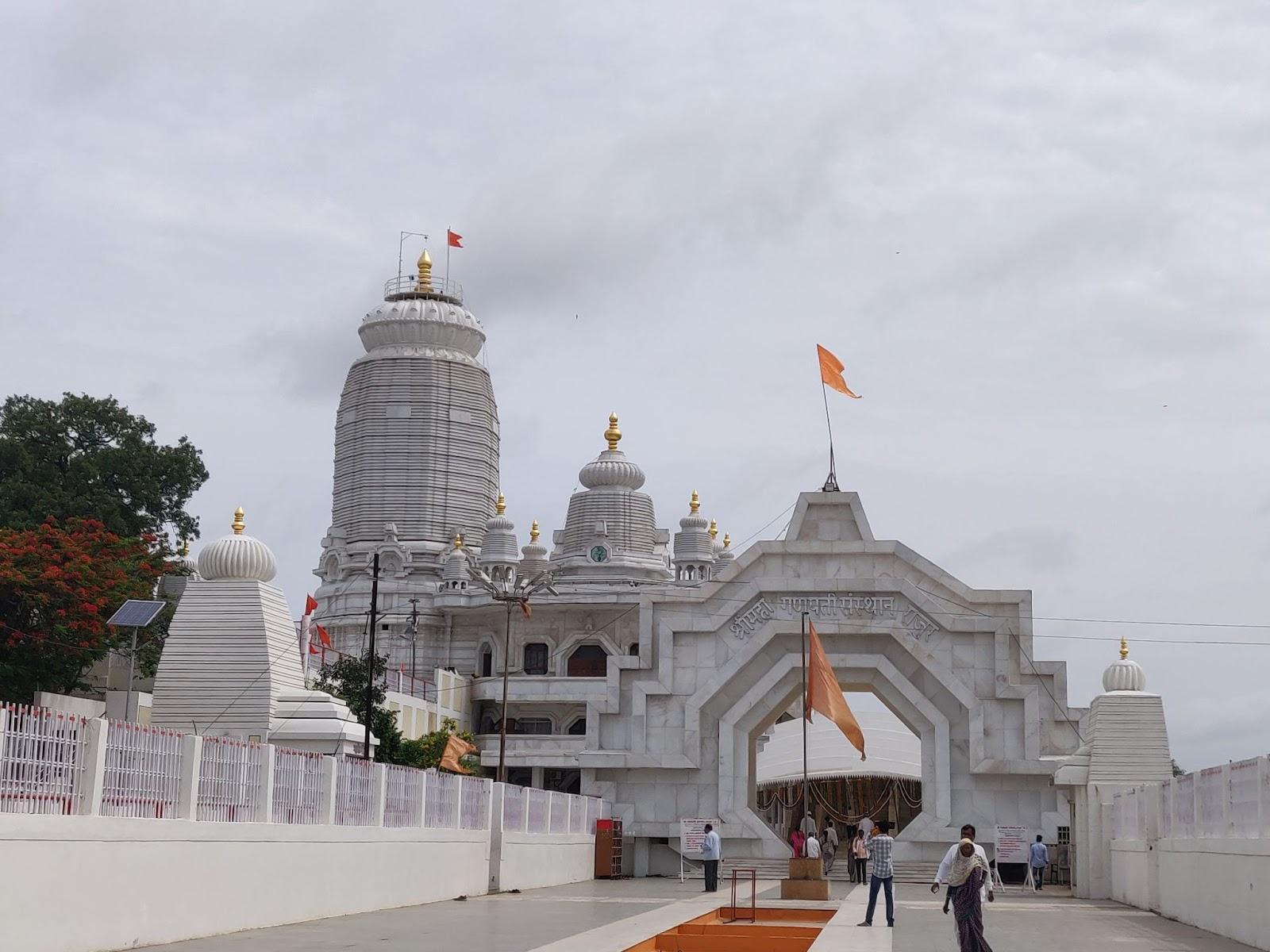 An Outside view of the Rajur Ganpati Mandir at Jalna City (Source: CKA Archives)