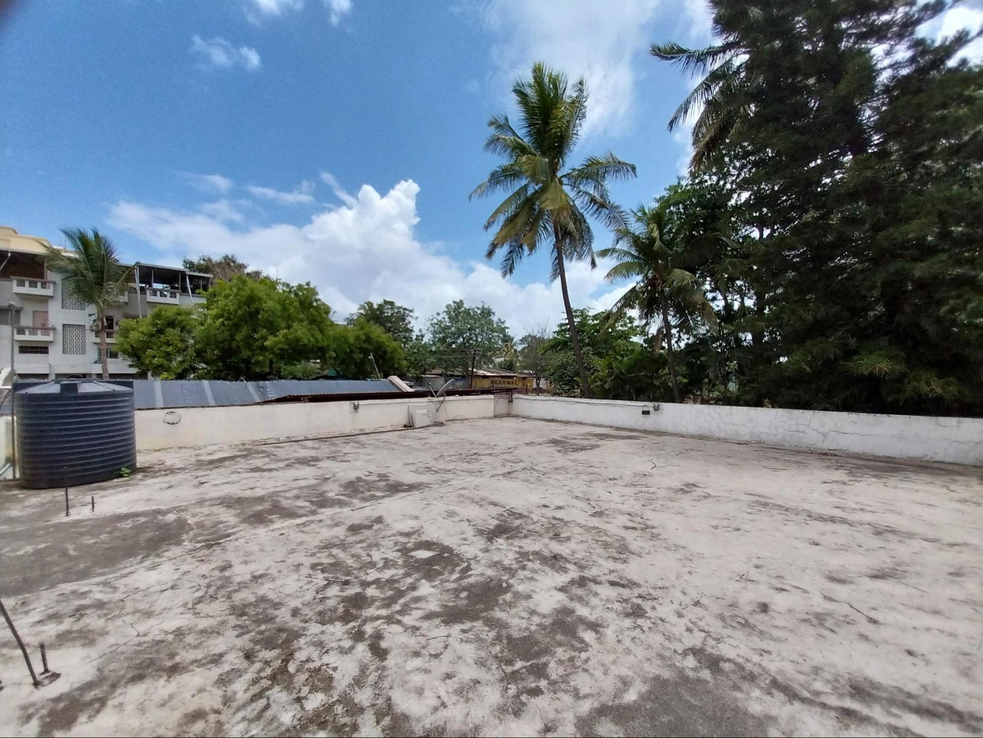Cement slab roofing covers the main building (excluding the storeroom), providing a durable protective layer for the primary living areas. (Source: CKA Archives)
