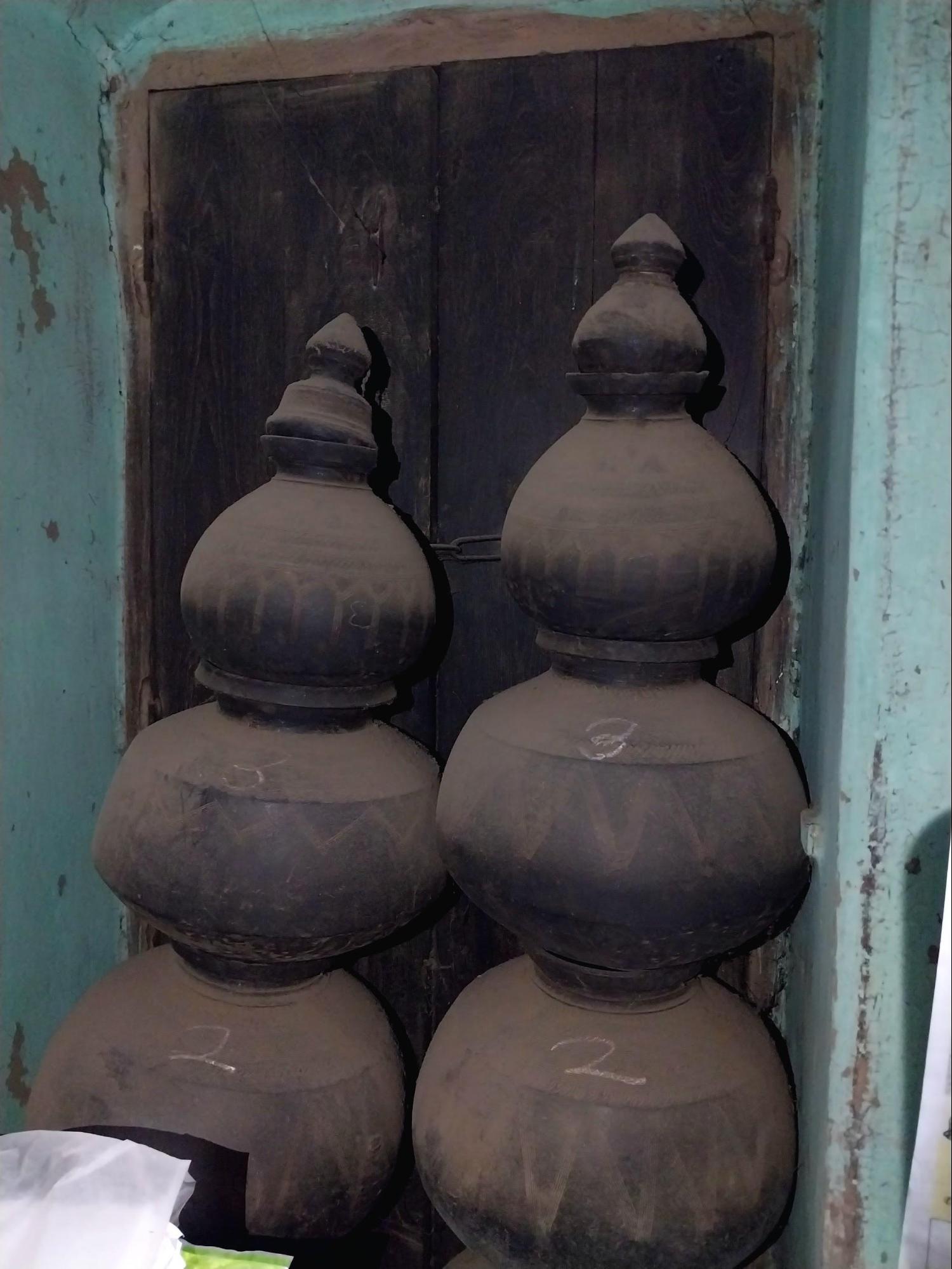 Large handis that served as essential storage containers for grains and other food provisions in earlier times. (Source: CKA Archives)