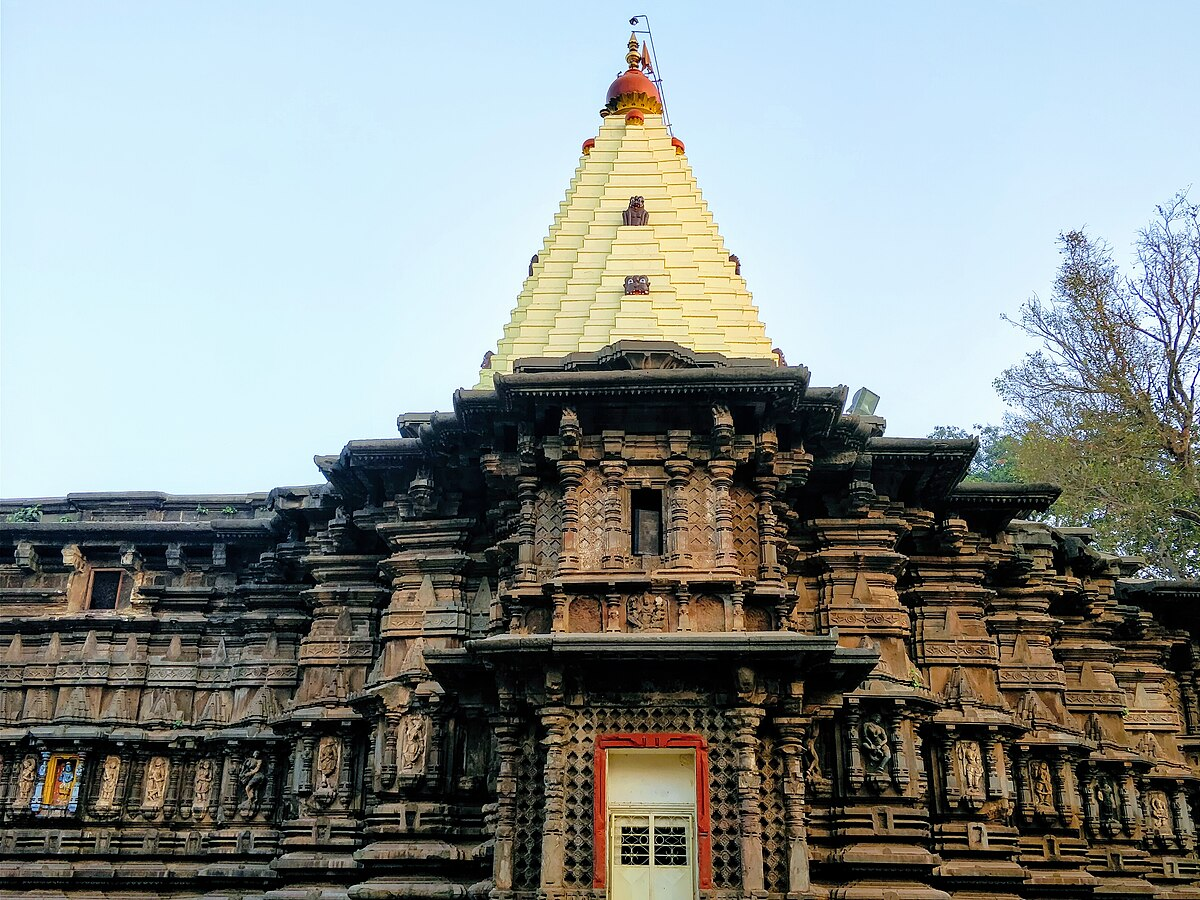 The Mahalakshmi Mandir is an example of Hemadpanthi architecture, constructed from black basalt without the use of mortar, showcasing the precision and durability of medieval Indian stone craftsmanship.[1]