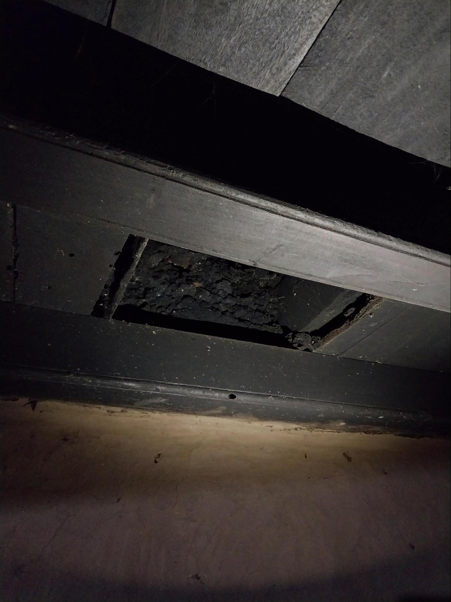 The Saana or the small space which is carved into the ‘tuli’ (wooden slab) of the first storey of the house.Notably, when guests of high regard showed up uninvited, the space was used by women to go up to the upper storey of the house.(Source: CKA Archives)