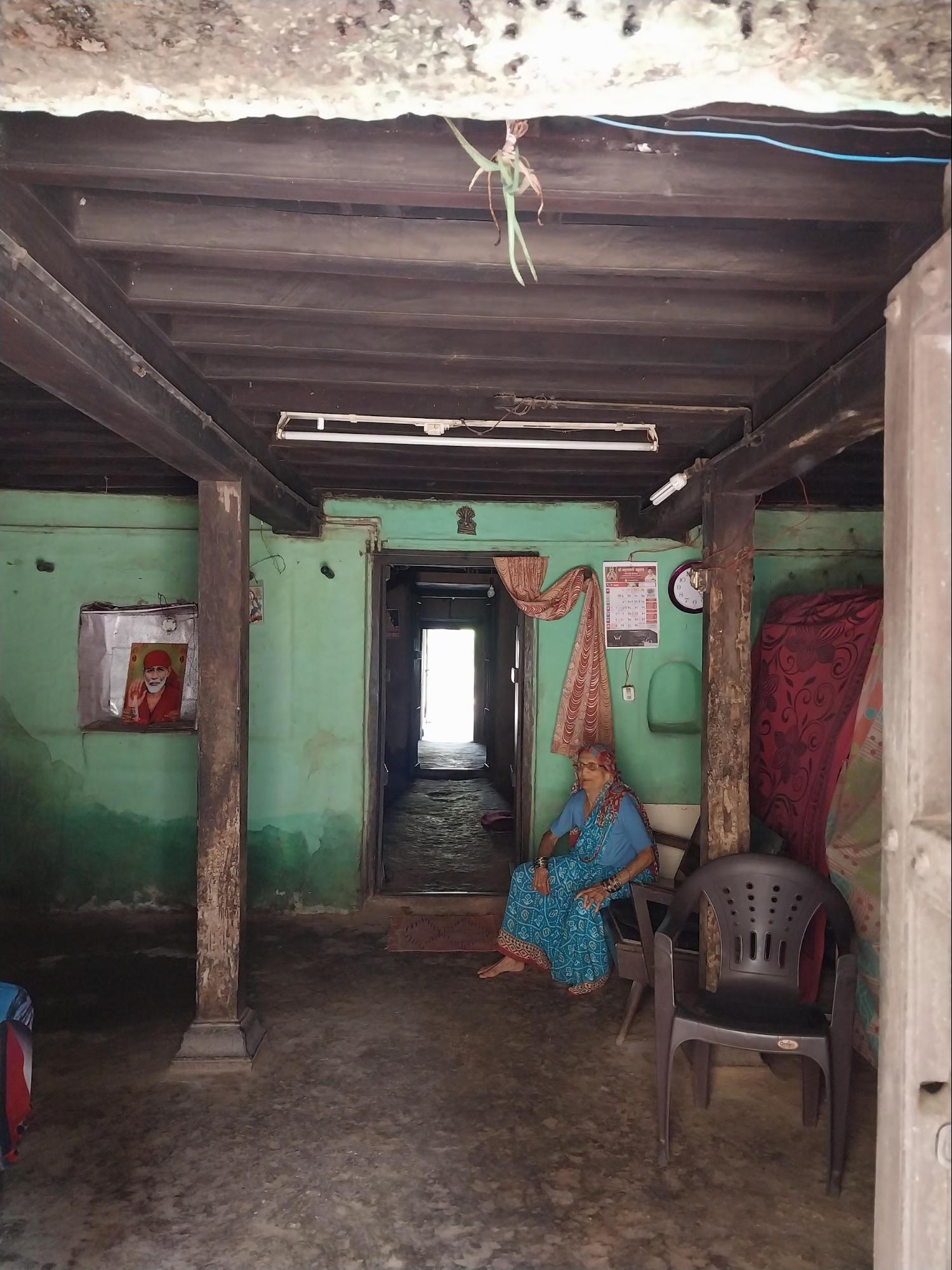 Wood is another material which makes up the composite structure of the house. One can usually spot the material on the stairs or columns which all have a stone base. (Source: CKA Archives)