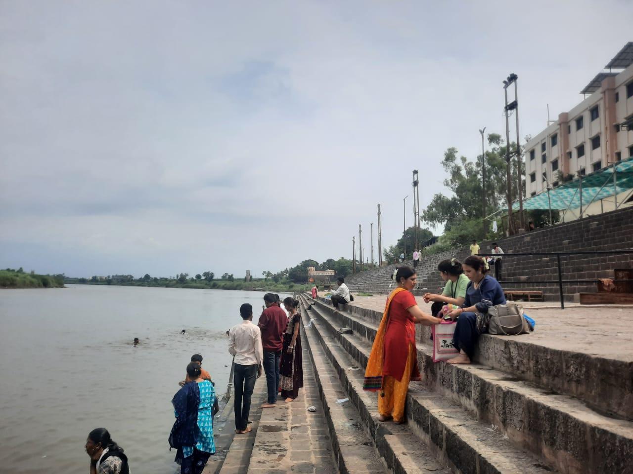 The Krishna River flowing past the banks of Wadi, near the sacred confluence where theNarsoba Chi Wadi Mandir of Kolhapuris located.(Source: CKA Archives)