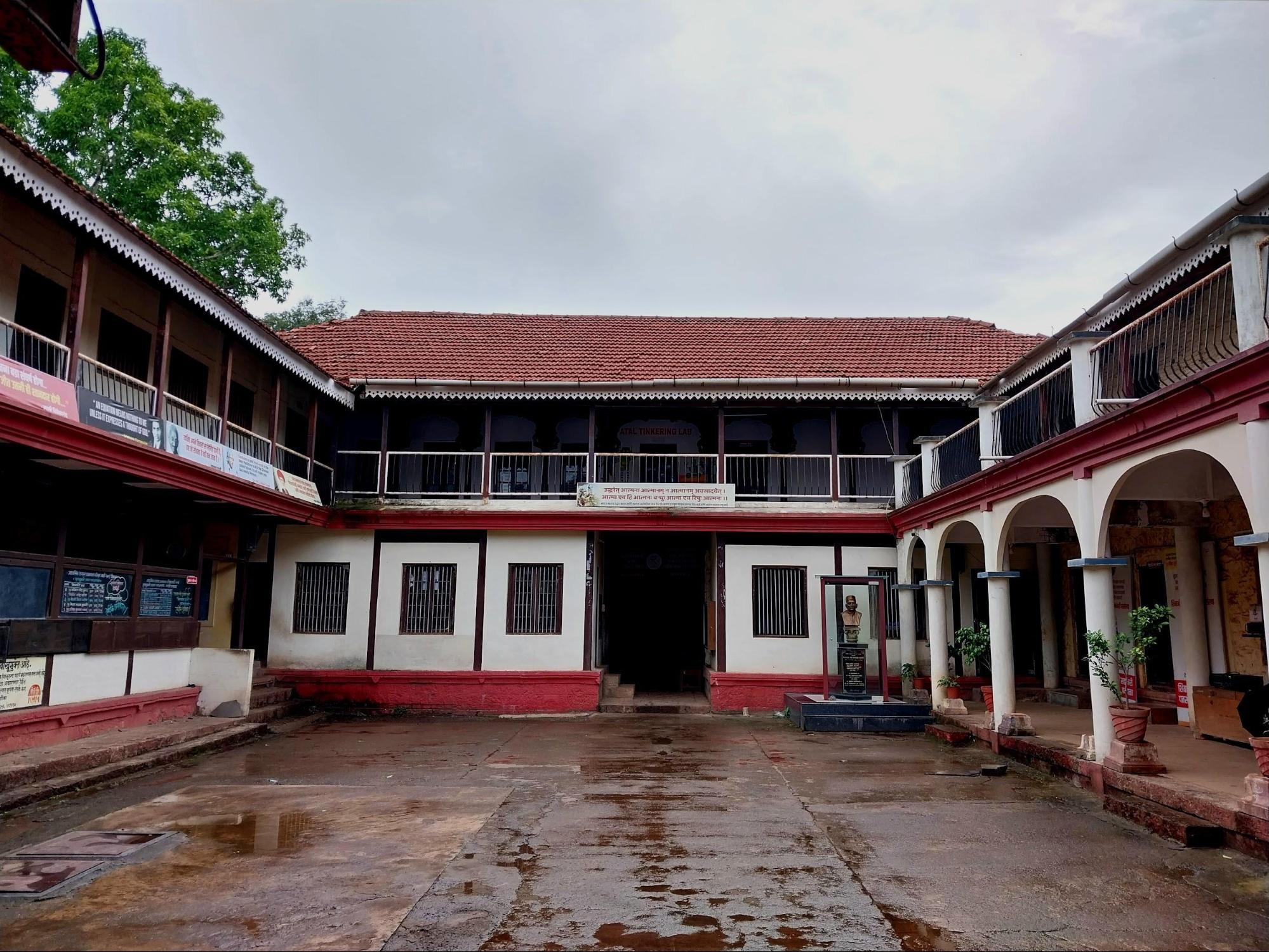 The open square in front of Chhatrapati Tararani Rajwada, an integral part of the early Kolhapur Kingdom’s governance and the residence of Queen Tarabai. (Source: CKA Archives)