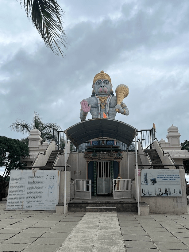 25-foot Hanuman statue at Virat Hanuman Mandir.The mandir is located along Ausa Road and is a prominent visual marker in the area. (Source: CKA Archives)