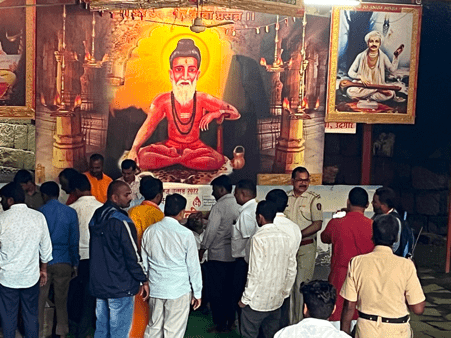 An image of Udaygiri Maharaj at the Udaygiri Samadhi Mandir. Udaygiri Maharaj is locally regarded as the figure after whom Udgir town and fort are named. He is mentioned in the Osmanabad District Gazetteer (1972) in connection with the completion of the Udgir fort’s construction. (Source: CKA Archives)