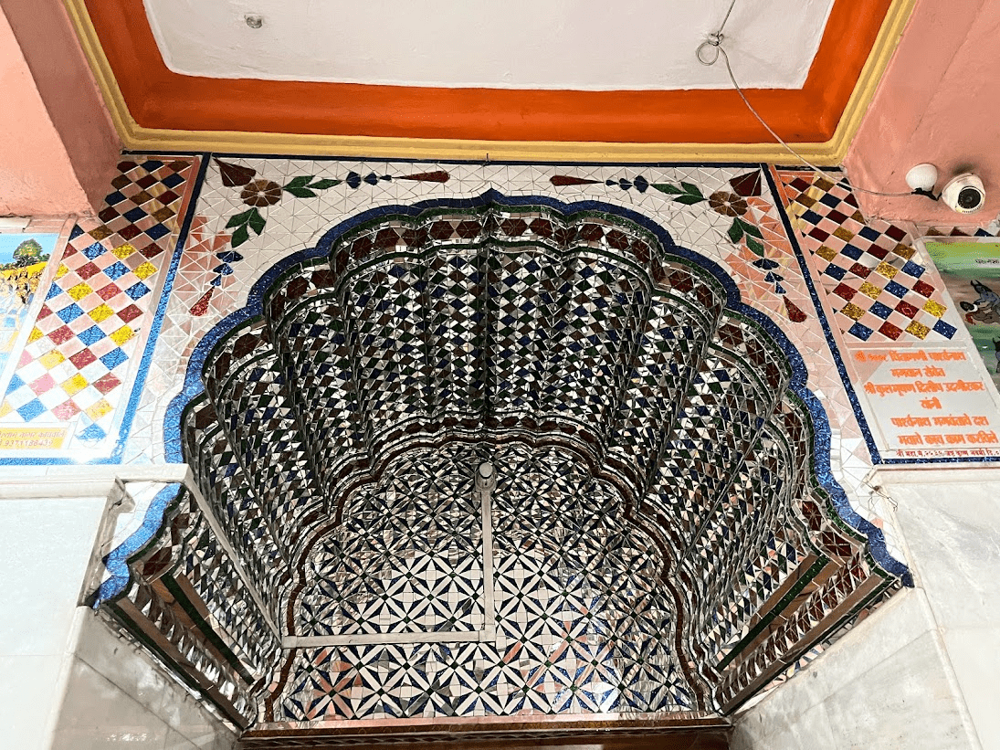 Decorative tile and carved detail on the interior walls of the mandir.(Source: CKA Archives)