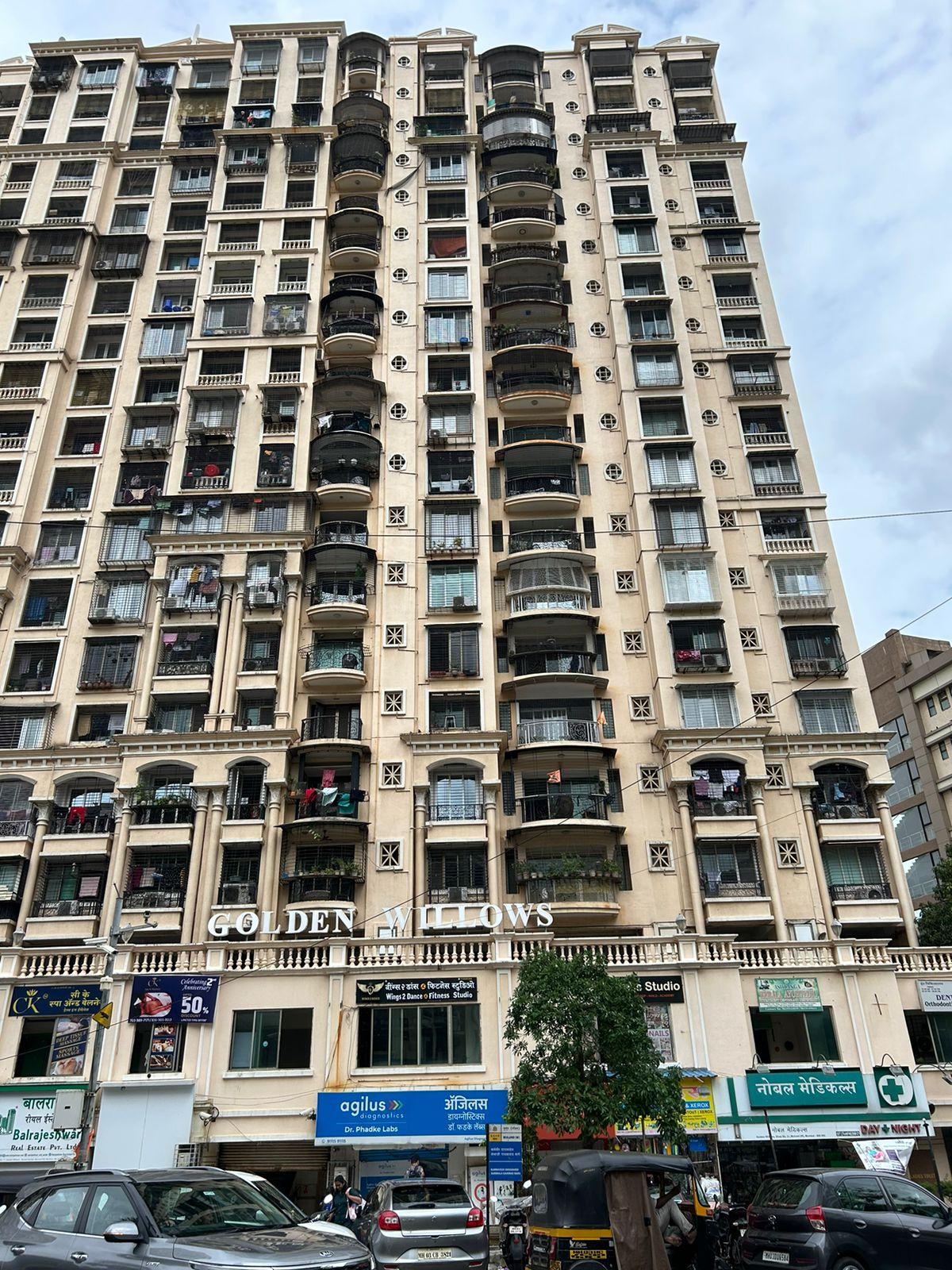 Shops integrated at the base of the tower reflect a growing trend in Mulund, where residential buildings incorporate commercial units as part of mixed-use development. (Source: CKA Archives)