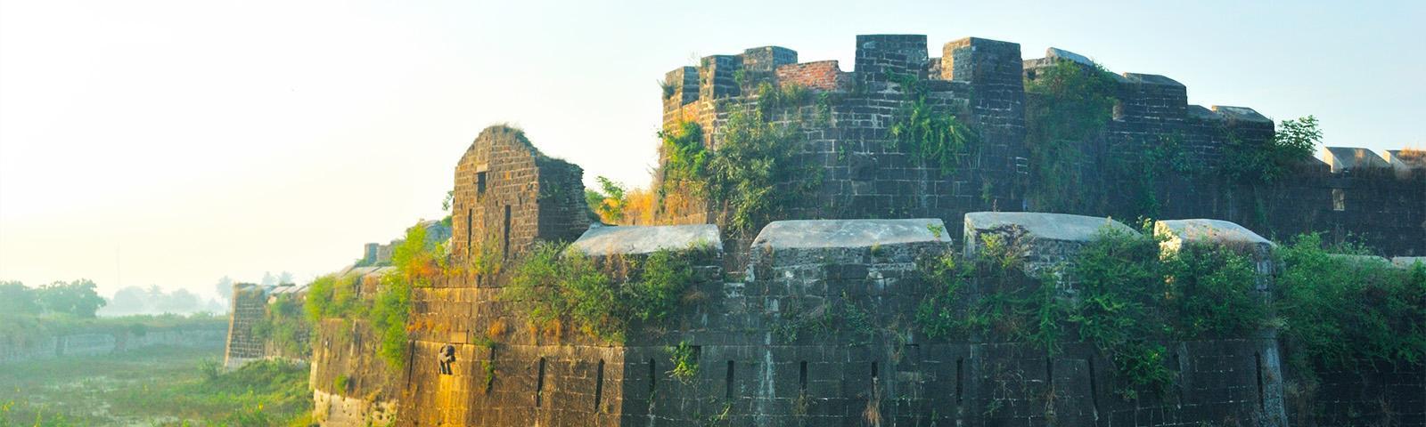 Nanded Fort, also known as Nandgiri Fort, located along the Godavari River; historically ruled by the Tughlaqs, Mughals, Marathas, and Nizams.[6]