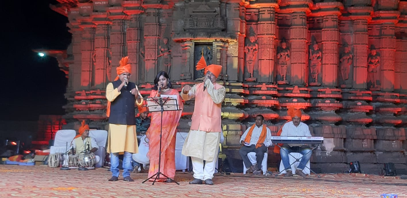 Musicians performing at the Hottal Festival in Hottal, Nanded.[1]