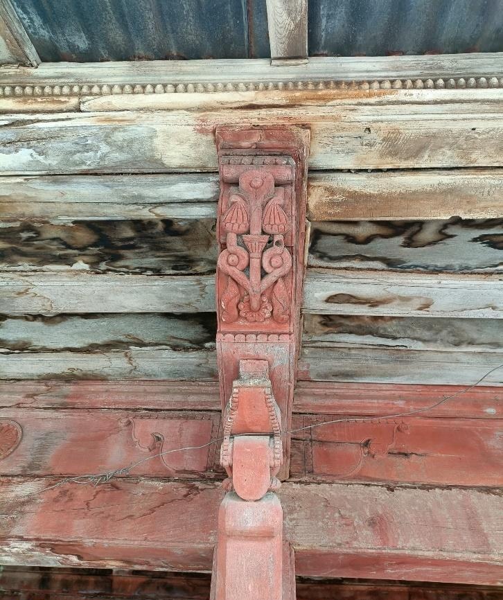 Wooden pilasters carved with intricate art that can rarely be seen today. (Source: CKA Archives)