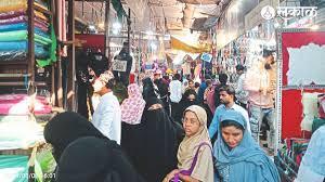 Malegaon’s Gandhi Cloth Market offers a wide range of fabrics and garments including burkas, kurtis, shirts, and embroidered textiles. (Source: CKA Archives)