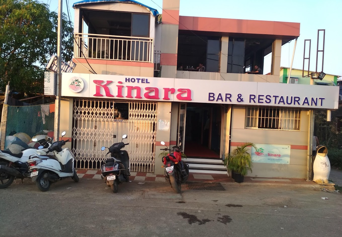 Kinara Bar and Restaurant[10]