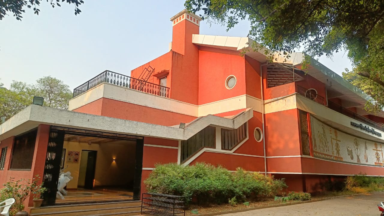 The exterior of Bharat Ratna Pandit Bhimsen Joshi Kaladalan, Sahakarnagar area, Pune City.[7]