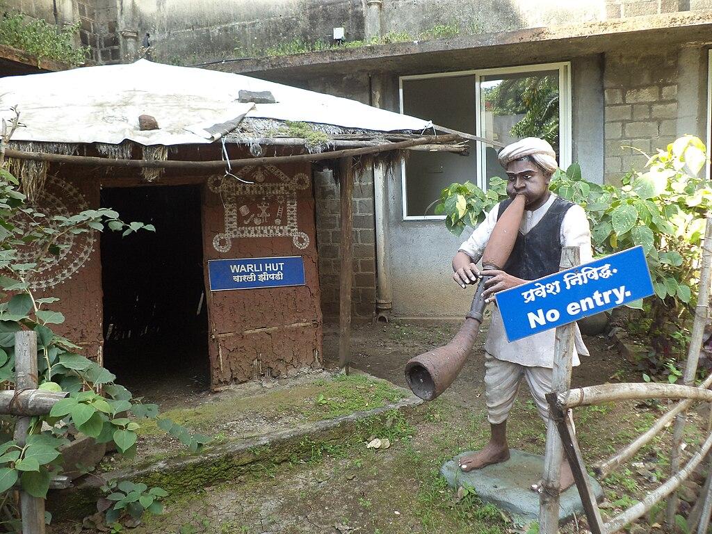 A life-sized exhibition in the Pune Tribal Cultural Museum depicting everyday life and culture of the Warli community.[54]