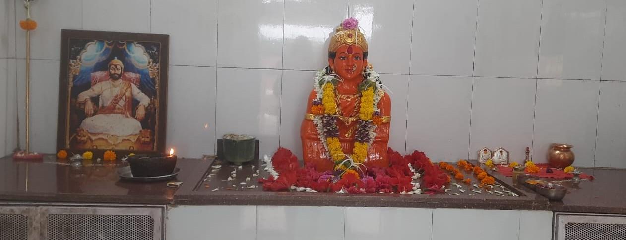 Jambhaljai Mata of the Mandir, placed alongside a photograph of Chhatrapati Shivaji Maharaj, the founder of the Maratha Empire. (Source: CKA Archives)