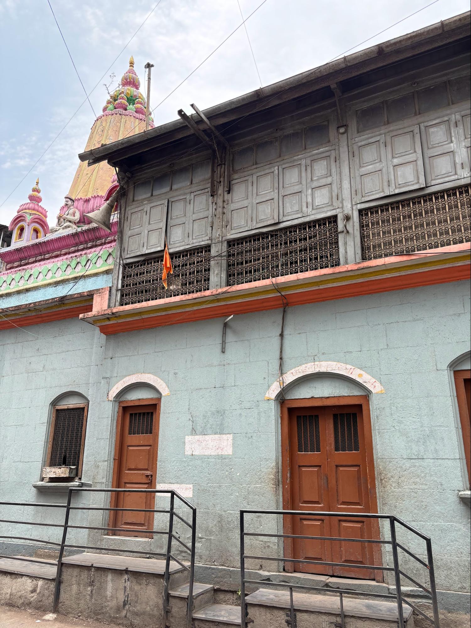 The extension to the Mandir premises displays the classic wada type of architecture.(Source: CKA Archives)