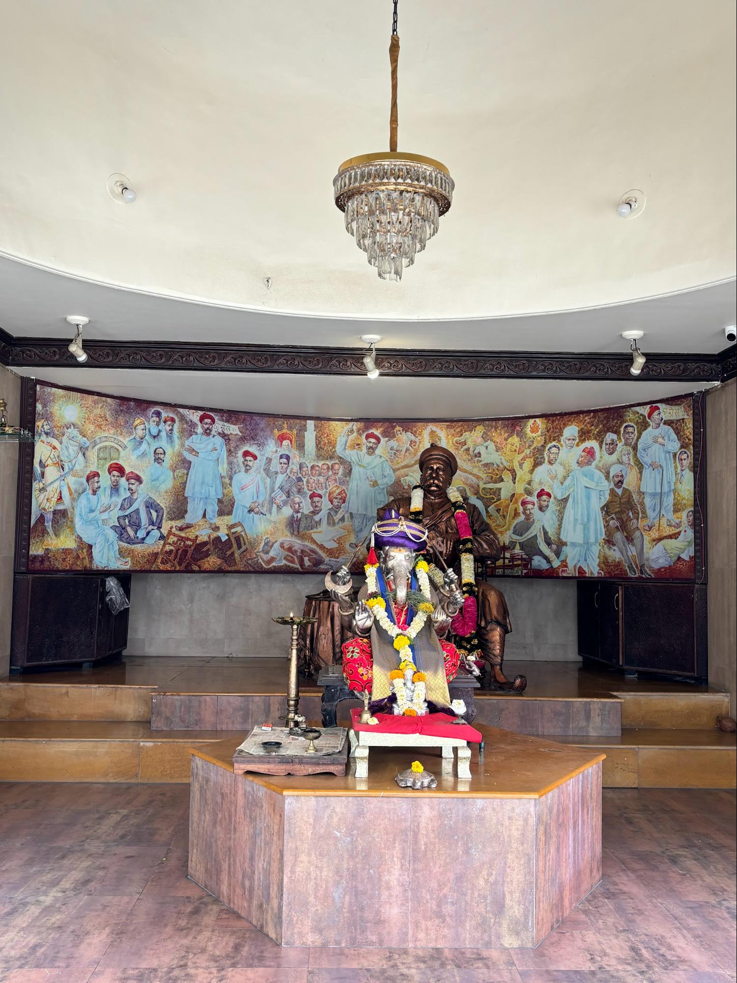 The magnificent Tilak statue with the Kesari Wada Ganpati in the front. A noticeable feature is the background depicting several figures from India’s freedom movement like Dadabhai Naoroji, Gopal Krishna Gokhale, Justice Mahadeo Govind Ranade, Gopal Ganesh Agarkar, Lala Lajpat Rai, Bipin Chandra Pal, Sri Aurobindo Ghose, Vinayak Damodar Savarkar, and others. (Source: CKA Archives)