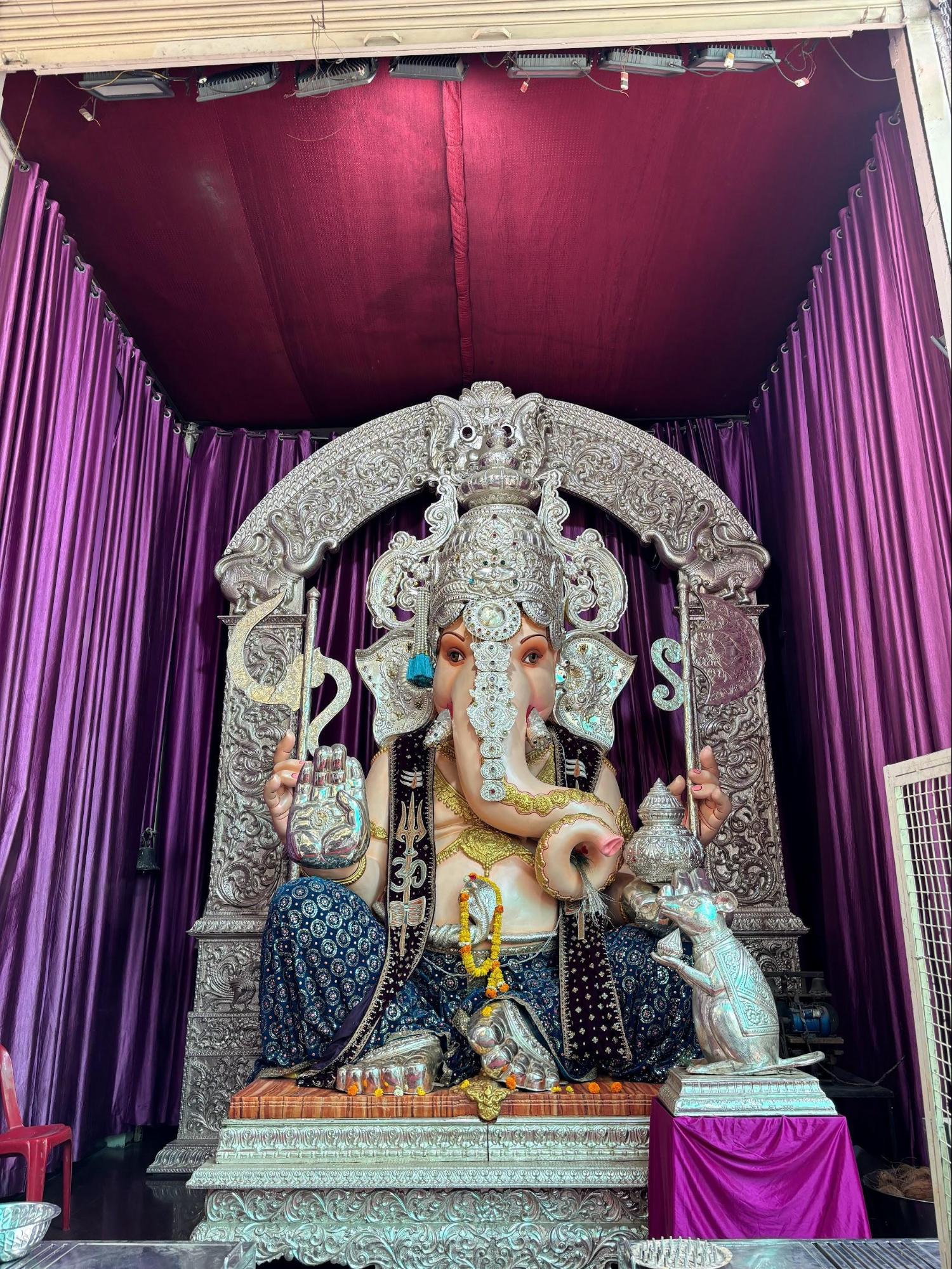 The Tulshibaug Ganpati Mandir, one of Pune’s revered “maanache” Ganpatis, stands at the heart of the bustling market, blending devotion with daily commerce. (Source: CKA Archives)