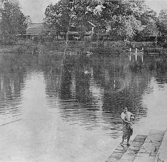 An archival image of the Chavdar Lake at Mahad, Raigad, which was site of the 1927 Satyagraha led by Dr. B.R. Ambedkar to assert the rights of Dalits to access public water sources