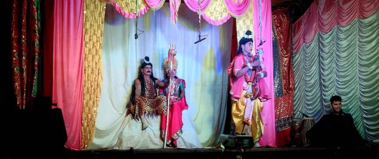 Actors take on roles of Devtas & Devis such as Narad Muni, Shiv, and Parvati. (Source: CKA Archives)