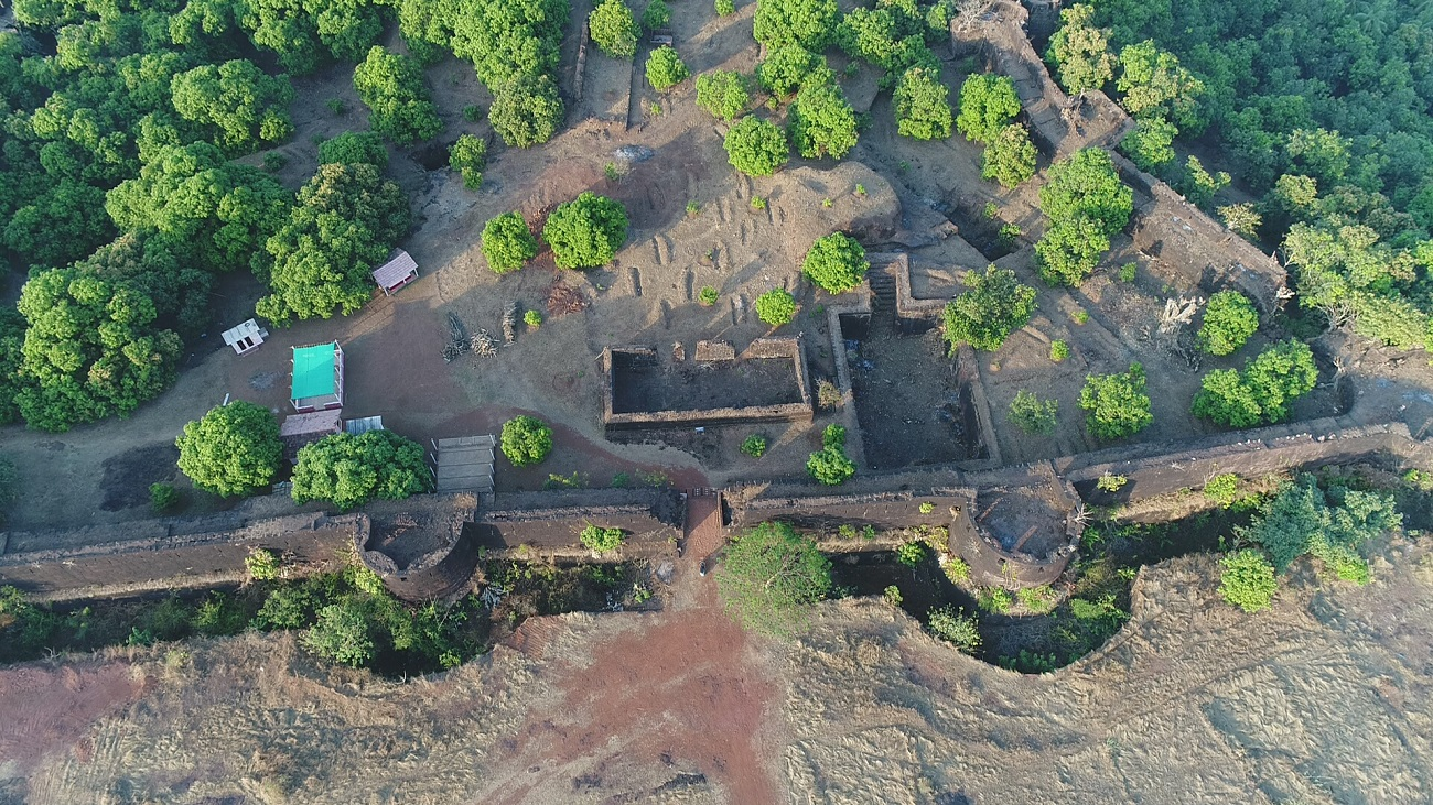 Aerial view of Gopalgad Fort and its surrounding coastline near Anjanvel, Ratnagiri.[3]