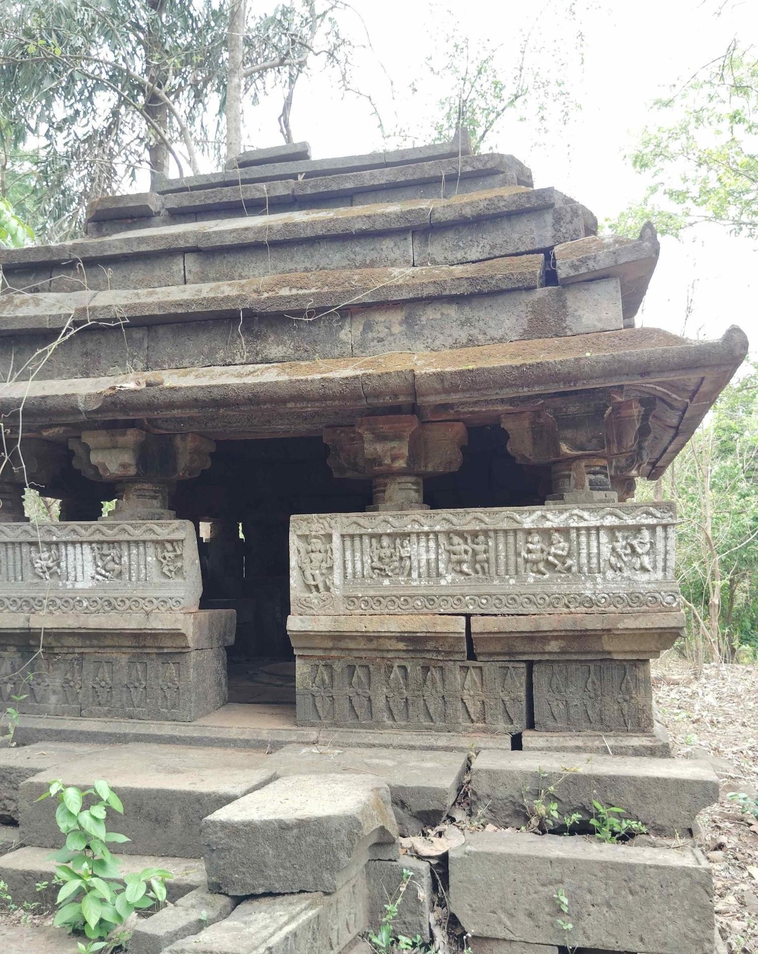 One of the three Shiva Mandirs located behind Sardesai Wada in Kasba, believed to date back to the Chalukya period. (Source: CKA Archives)