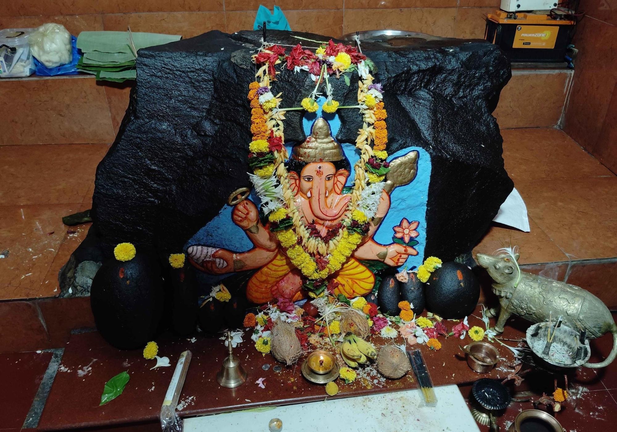 Swayambhu Ganesh of the Shri Zari Vinayak Mandir at Bhatye, Ratnagiri district (Source: CKA Archives)
