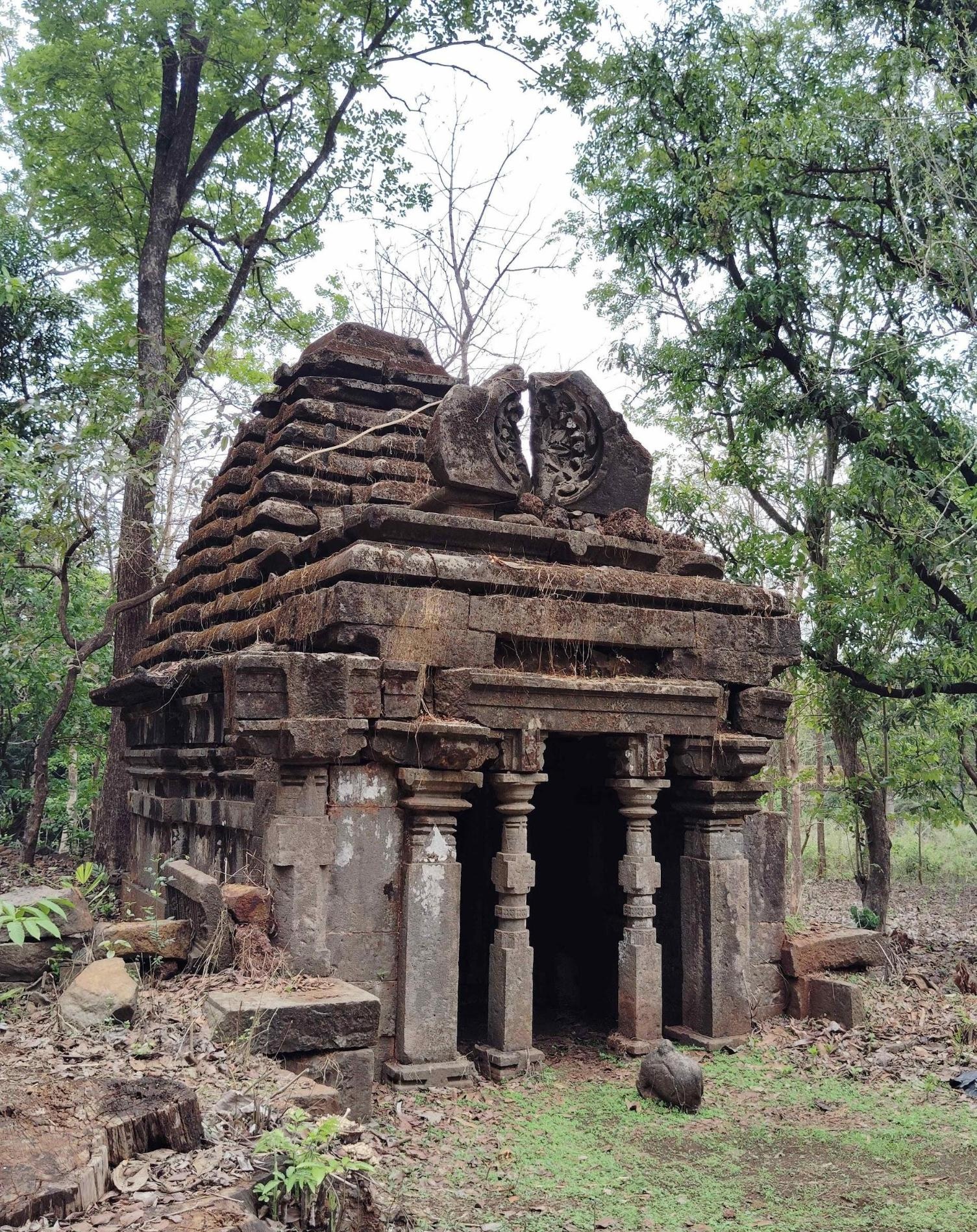 The third Shiva Mandir within the cluster which has a relatively more distinctive and peculiar design. Notice the Nandi, headless, placed at the entrance of the Mandir. (Source: CKA Archives)