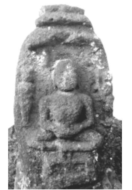 An image of a Tirthankara at Dabhol, Ratnagiri. Source: Bulletin of the Deccan College Post-Graduate and Research Institute