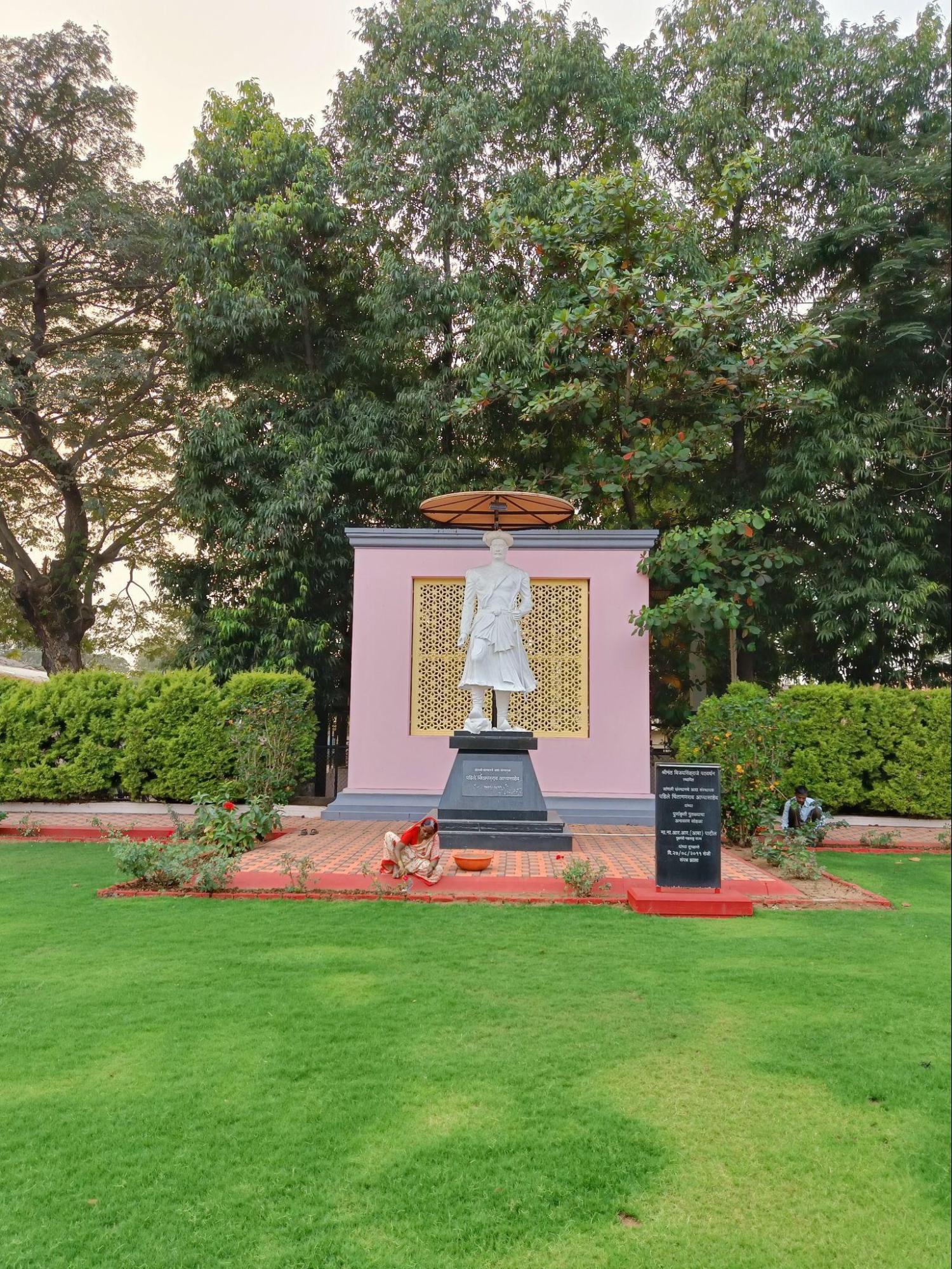 A life size statue of Shri Chintamanrao Appasaheb-I Patwardhan (1775-1851) which lies in the garden adjacent to the mandir (Source: CKA Archives)
