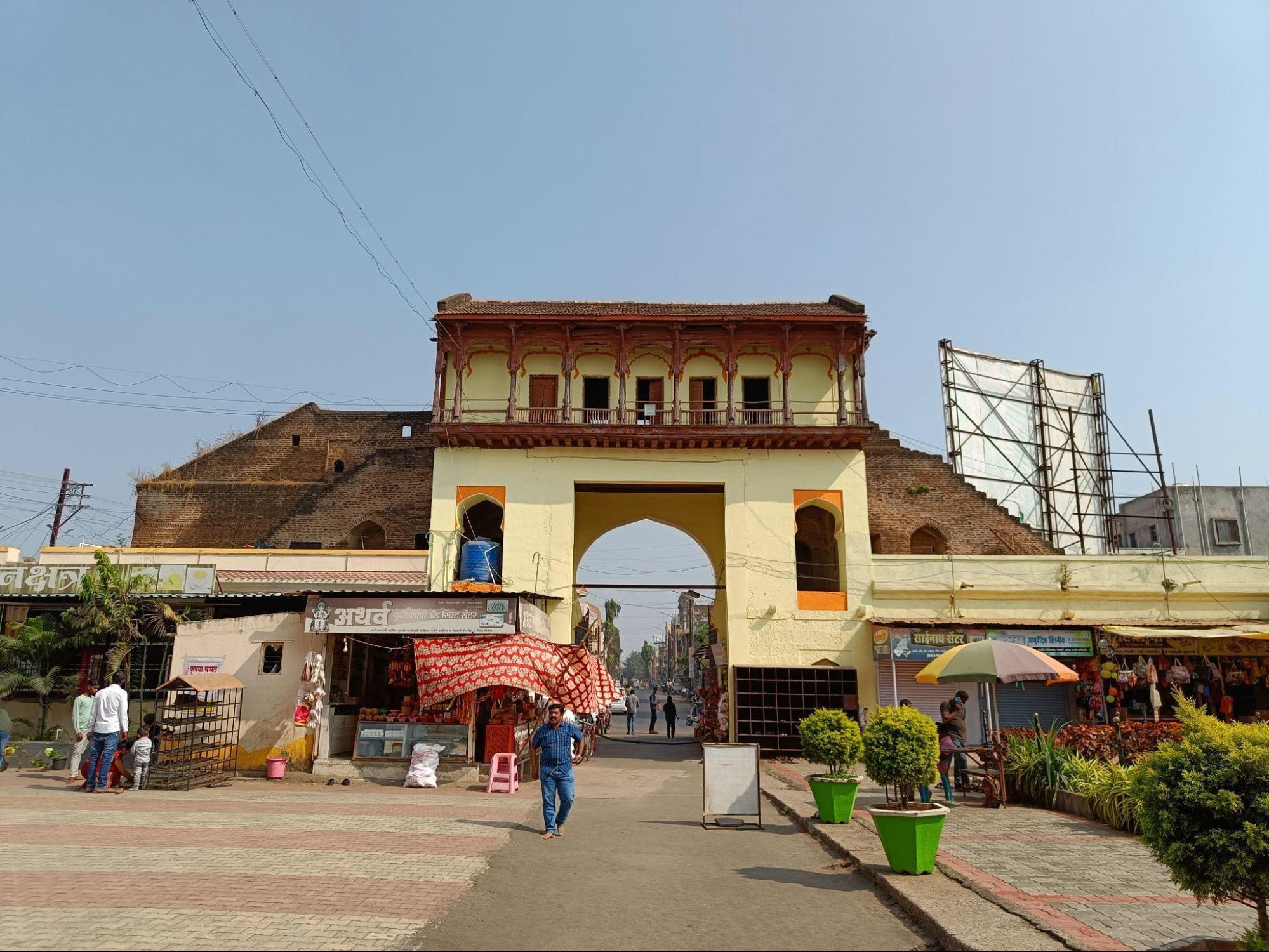 The magnificent entrance to the Tasgaon Ganpati Mandir, Tasgaon City, Sangli.  (Source: CKA Archives)