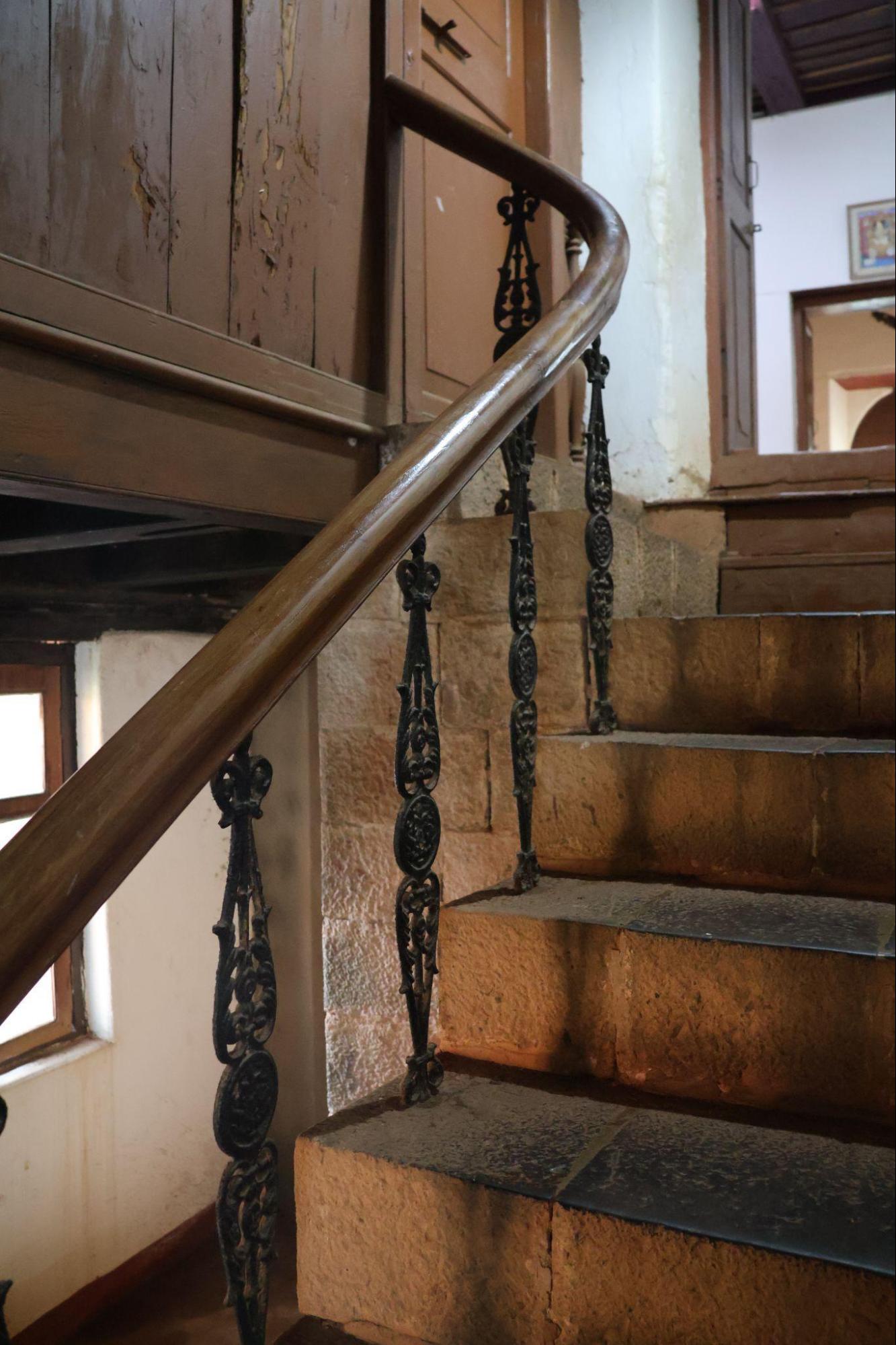 Indoor staircase of the Palace. Notice the intricate iron designs of the grills. The steps are made of stone, which is said to be a common feature of old construction. (Source: CKA Archives)