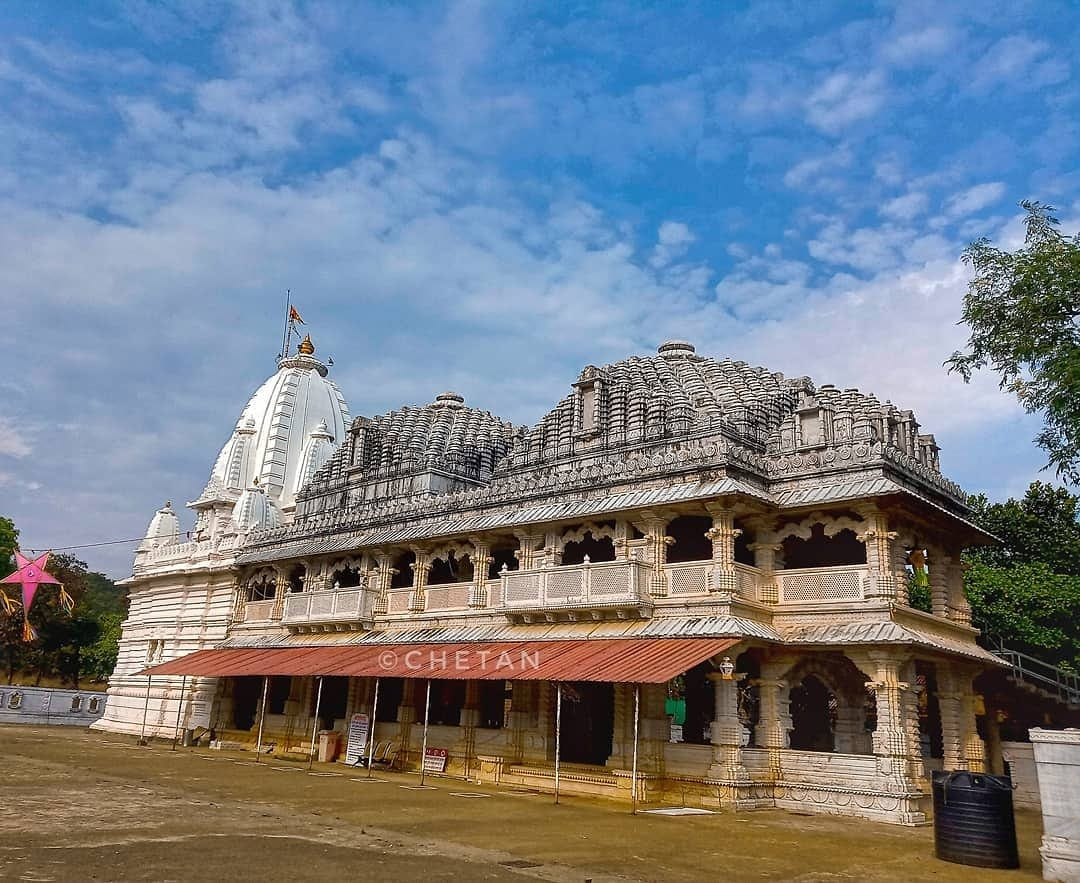 Bharadi Devi Mandir at Anganewadi, Sindhudurg is a renowned jaagrut devasthan dedicated to the wish-fulfilling Devi Bharadi.[1]
