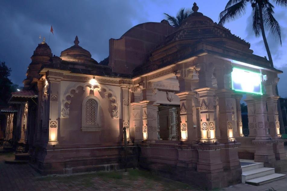 The exterior of Sri Bandeshwar Mandir, Banda village, Sindhudurg. (Source: CKA Archives)