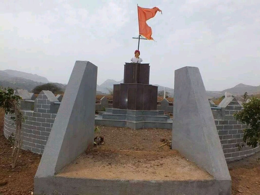 Ramji Bhangare, remembered for his resistance against British rule, is honored with a statue at Ahilyanagar, where he was imprisoned after launching raids across Thane and the Konkan region.